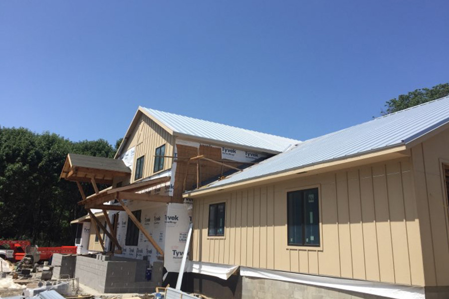 metal-roofing-installation